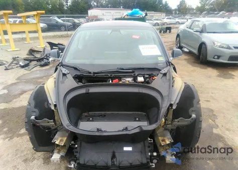 2018 Tesla Model 3 Long Range/Mid Range z USA, uszkodzony, nr VIN 5YJ3E1EA6JF052757